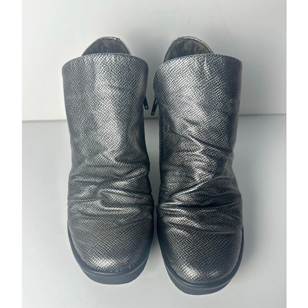 Fly London yip wedge ankle boots in metallic silver leather women's size 8 39 - Picture 3 of 10